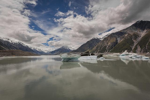 074 Mount Cook NP, Tasman Lake.jpg